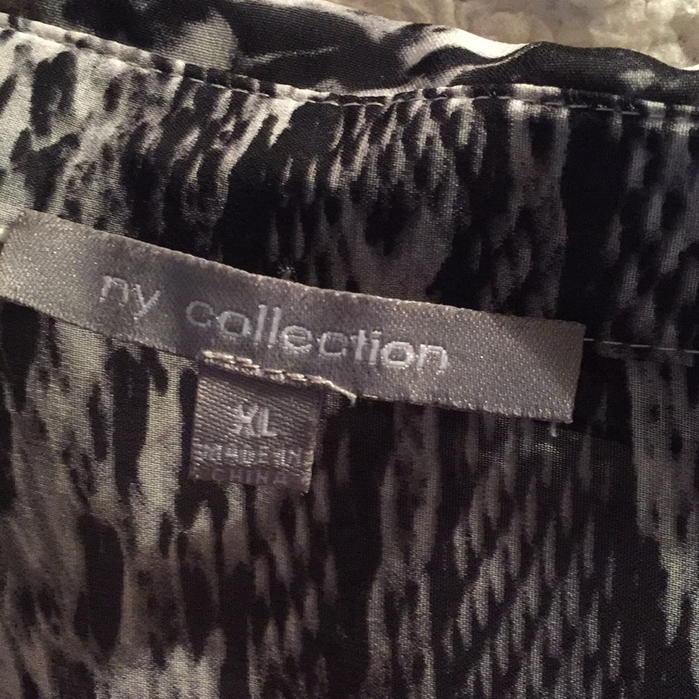 Blouse - Picture 2 of 4